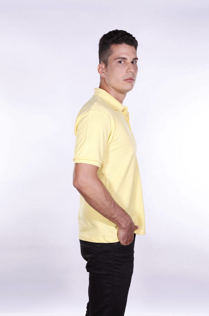 camisa-polo-para-empresa-ecoline-masculina-amarela-clara-lado-2